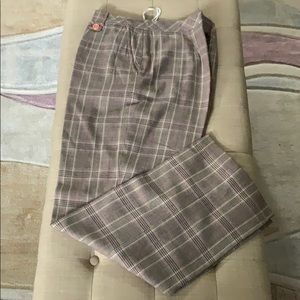 Alexis Woman’s Pants.